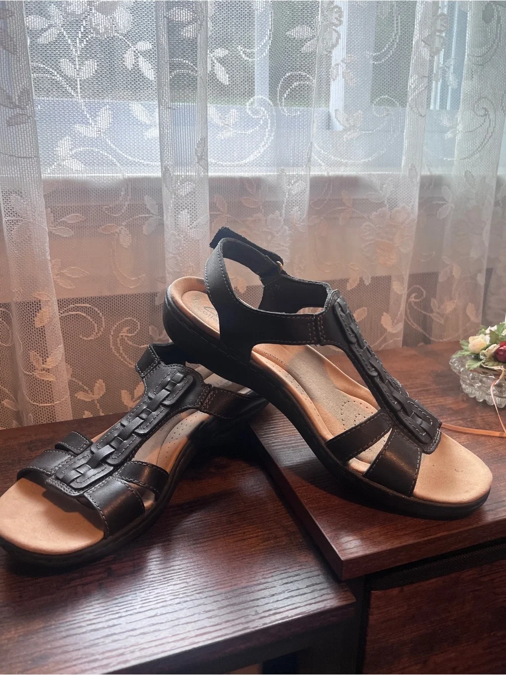 Clark’s Women’s Laurieann Kay Comfort Sandals, Black Leather, 9.5